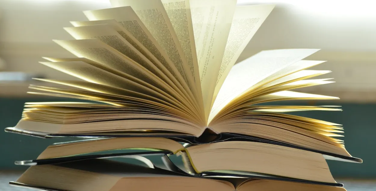 Украина запрещает ввоз книг из Беларуси и России / pexels.com
