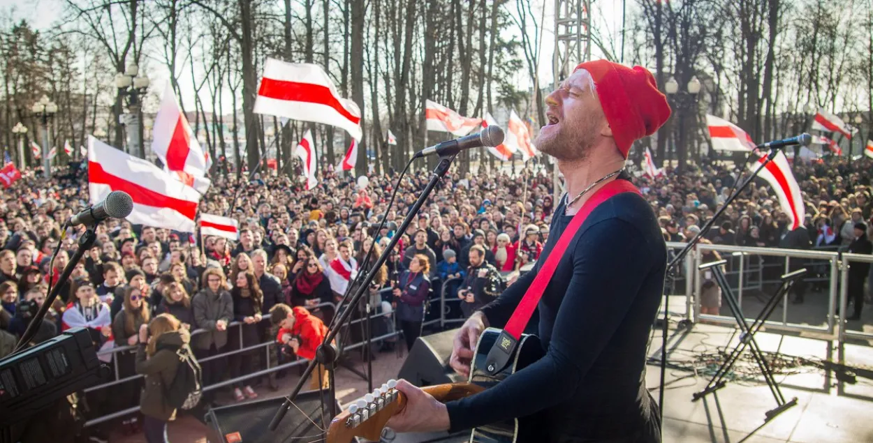 "Дай Дарогу!" на святкаванні 100-годдзя БНР у Мінску / з архіва гурта
