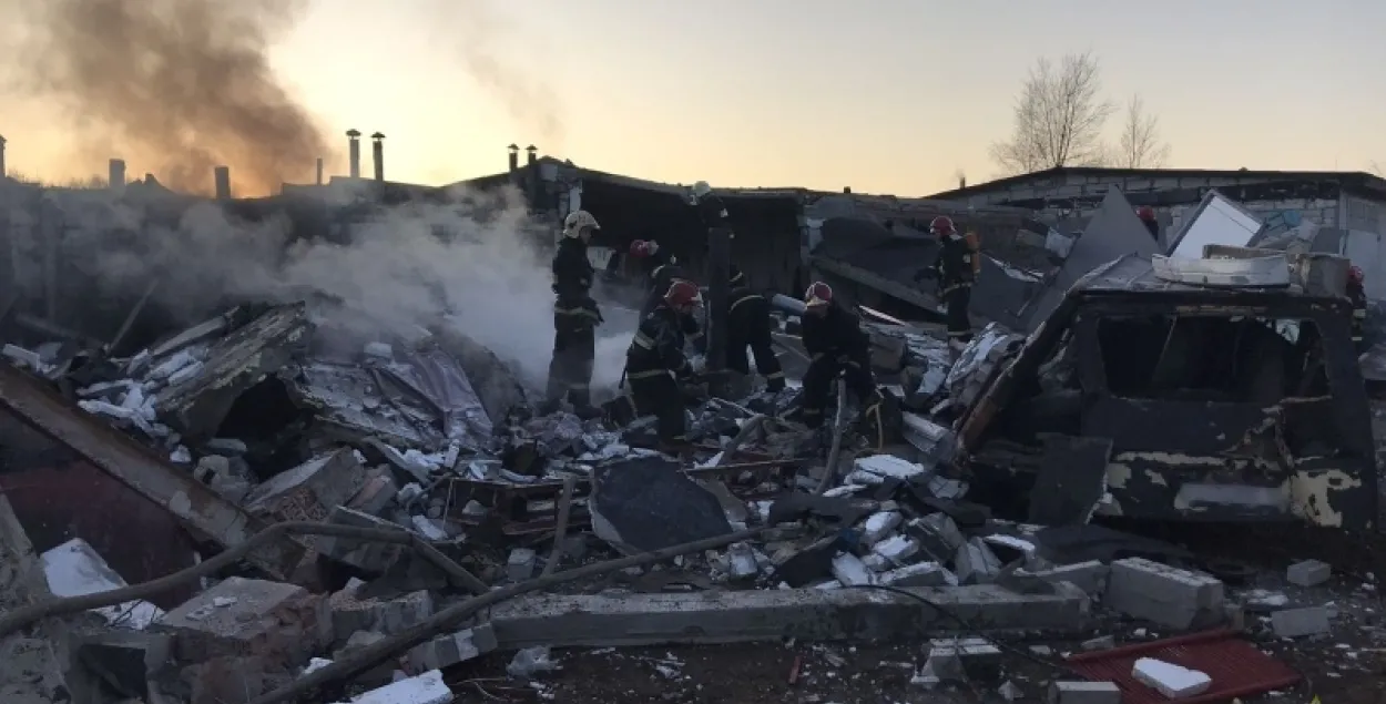 Трох чалавек шпіталізавалі пасля выбуху ў гаражах у Брэсце