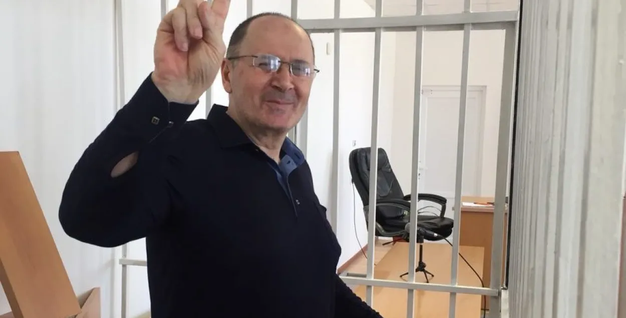 Суд освободил по УДО главу грозненского "Мемориала" Оюба Титиева