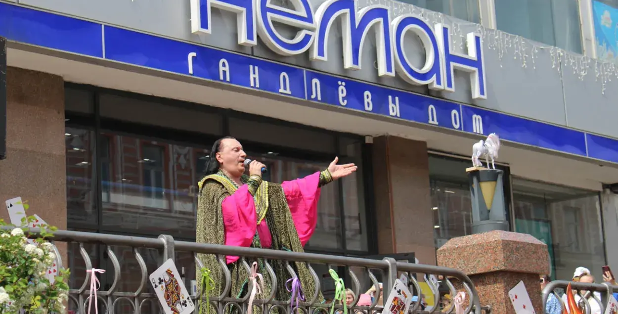 Выступление на "цыганском подворье" на Фестивале национальных культур в Гродно / vgr.by, иллюстративное фото
