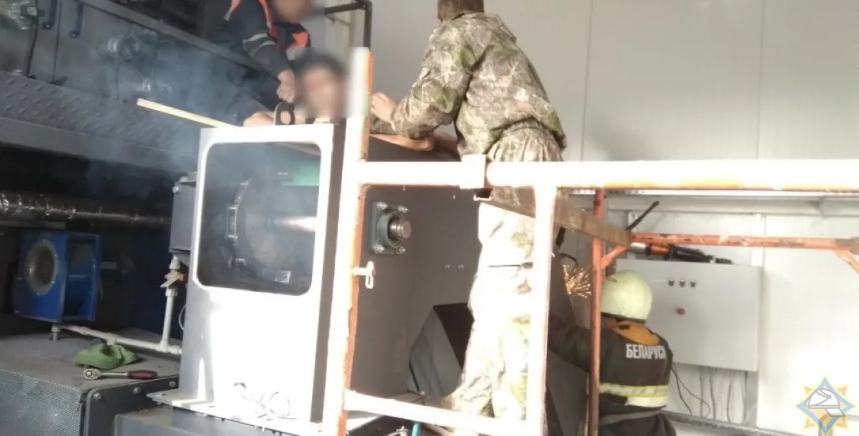 Мужчына ў Чавусах захрас у транспарцёры сушыльнага комплексу