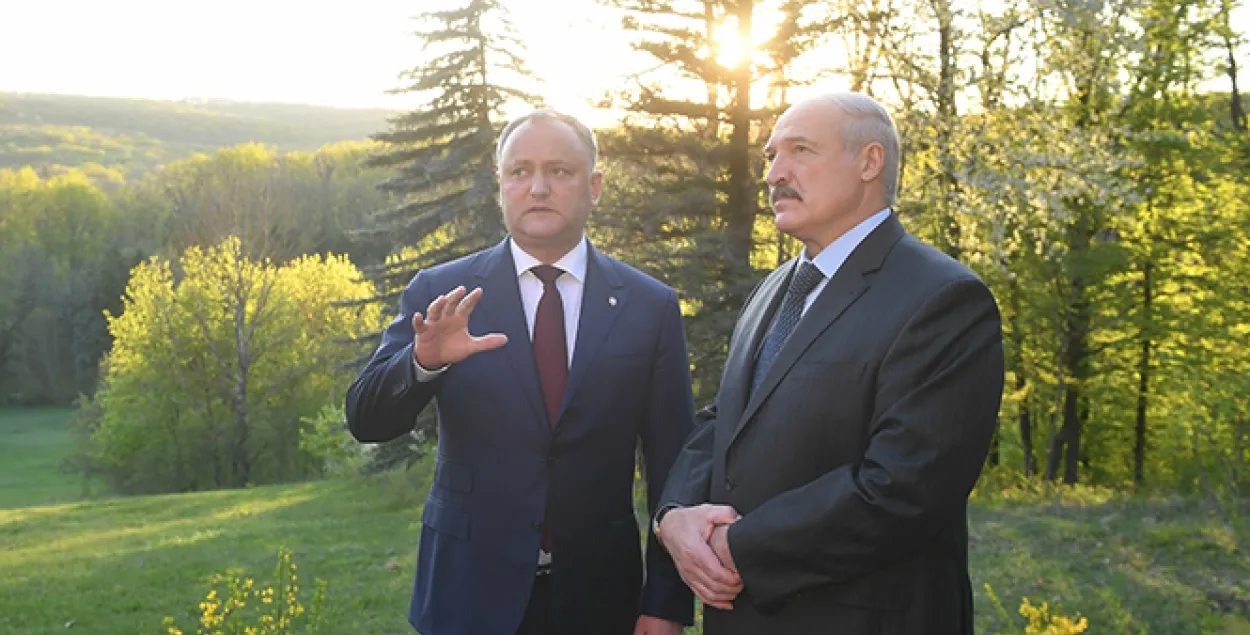 Дадон: Я даслаў Лукашэнку кукурузу і віно
