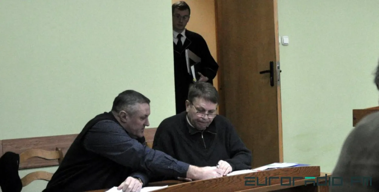 Гамяльчаніна, які судзіцца за "дармаедства", вызвалілі ад збору