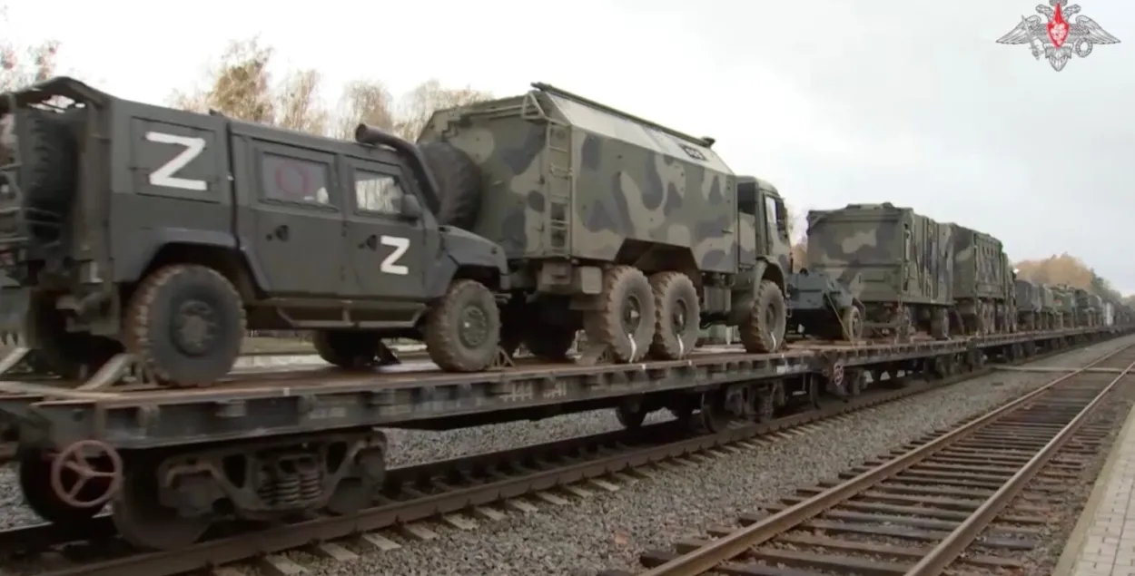 Поезд с военной техникой / Минобороны РФ, иллюстративное фото
