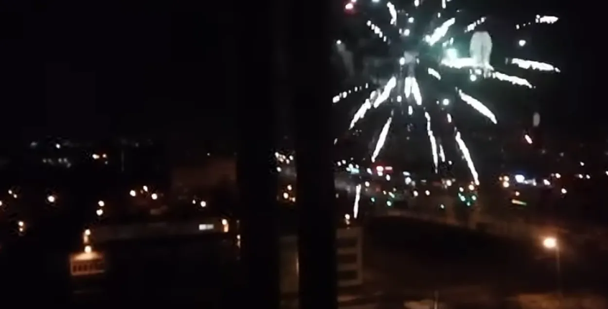 Беларусы адзначылі Дзень Волі феерверкамі
