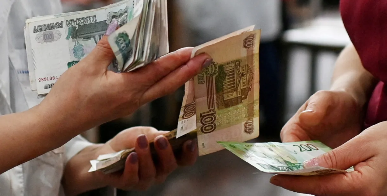 Банкі наўмысна ставяць заніжаны курс / Reuters