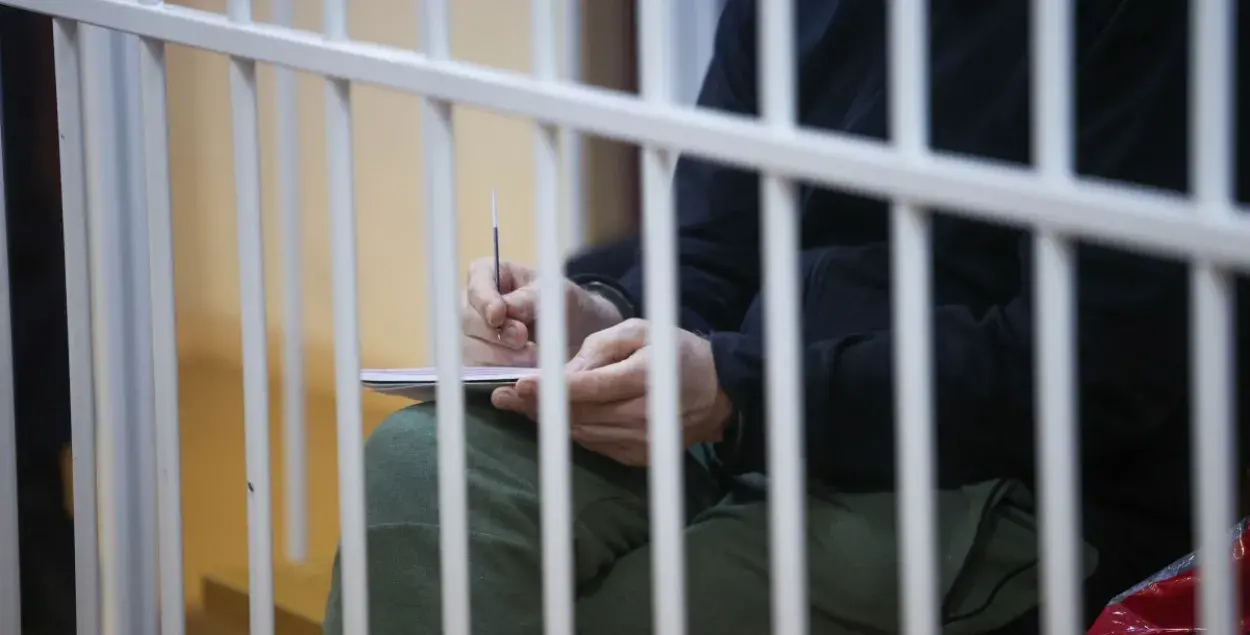 Алесь Бяляцкі рабіў запісы на судзе
