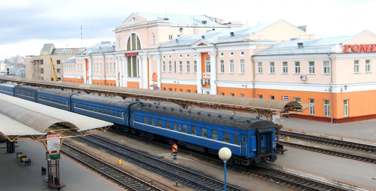 На гомельскім вакзале расіянін загінуў, скочыўшы з другога паверху