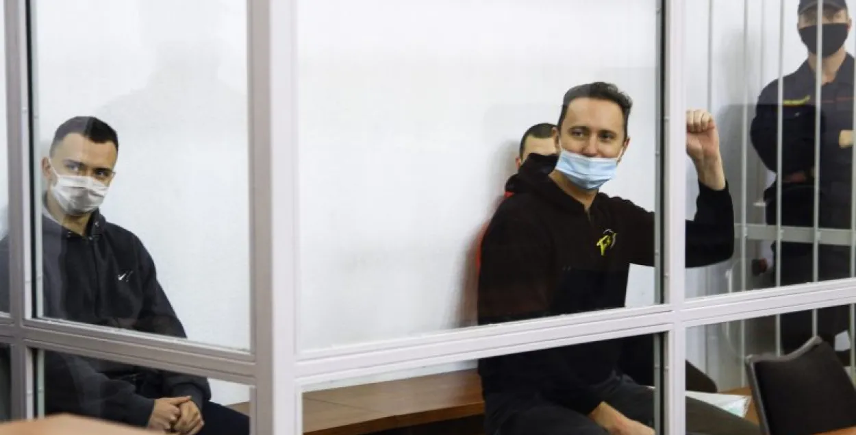 Минский городской суд оставил в силе приговоры по делу о надписи "Не забудем"