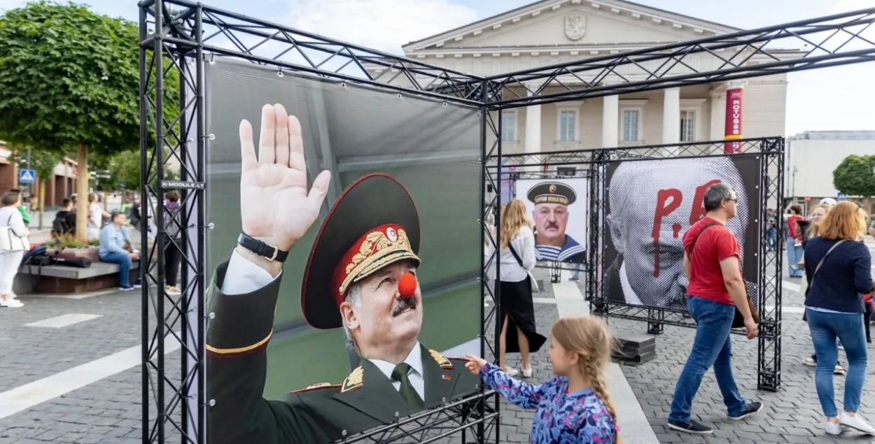 Міхнік нагадаў Лукашэнку пра Кадафі і Чаушэску / Ілюстрацыйнае фота delfi.lt
