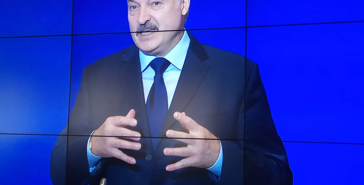 Лукашэнку паведамілі, што яго рэйтынг хутка дасягне 80%! (дакумент)
