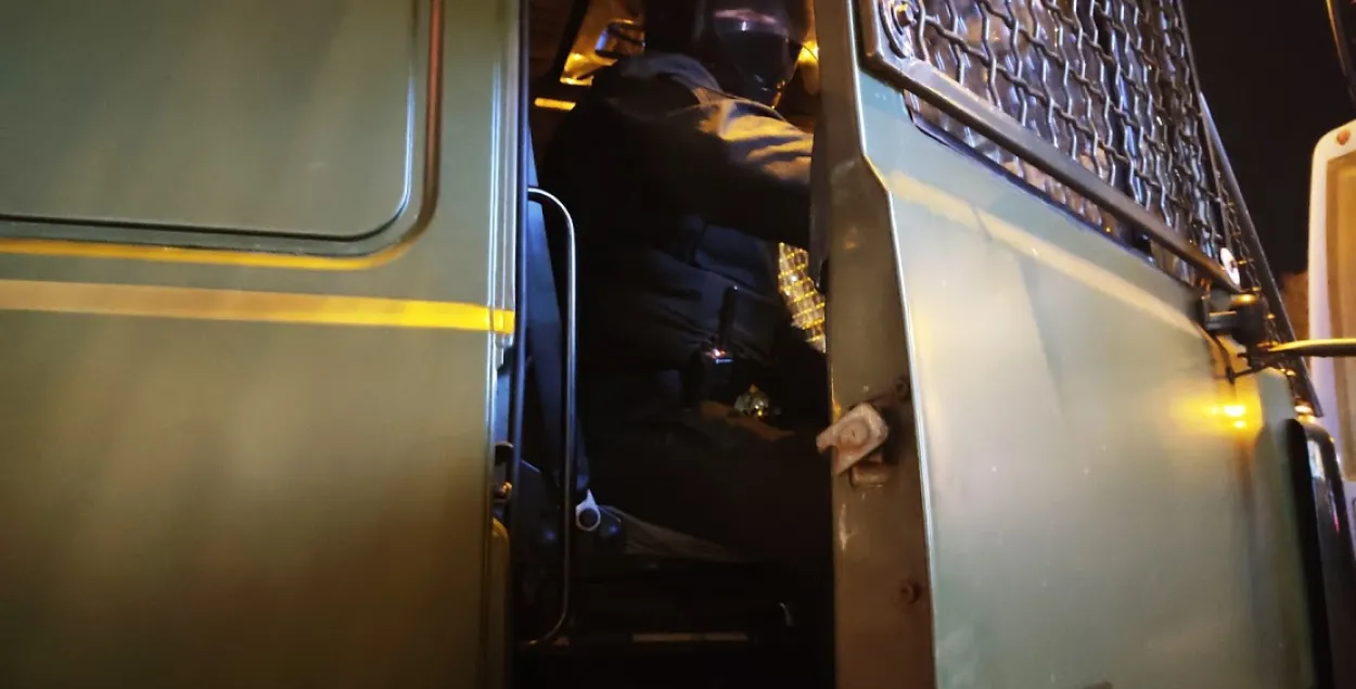 В сети появилось видео издевательств над участниками августовских протестов