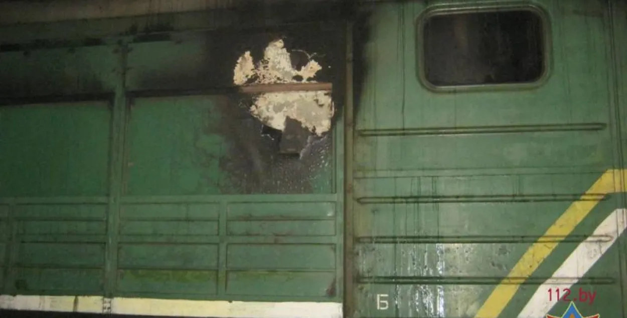 На станцыі ў Чавусах гарэў цеплавоз, у цягніку былі цыстэрны з нафтай (фота)