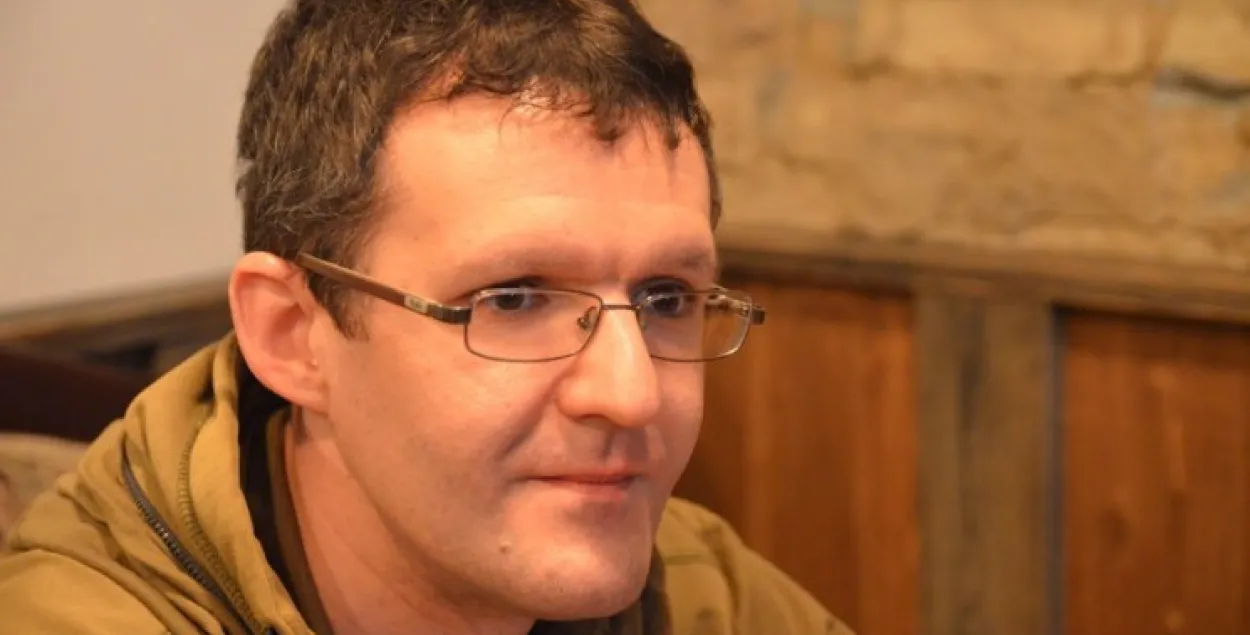 Дзяніс Івашын стаў дзясятым беларускім журналістам, змешчаным за краты