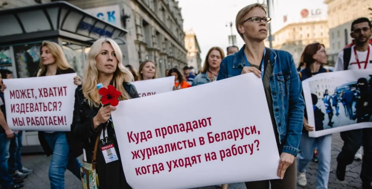 Ранения, задержания и уголовные дела — год небывалых репрессий против СМИ