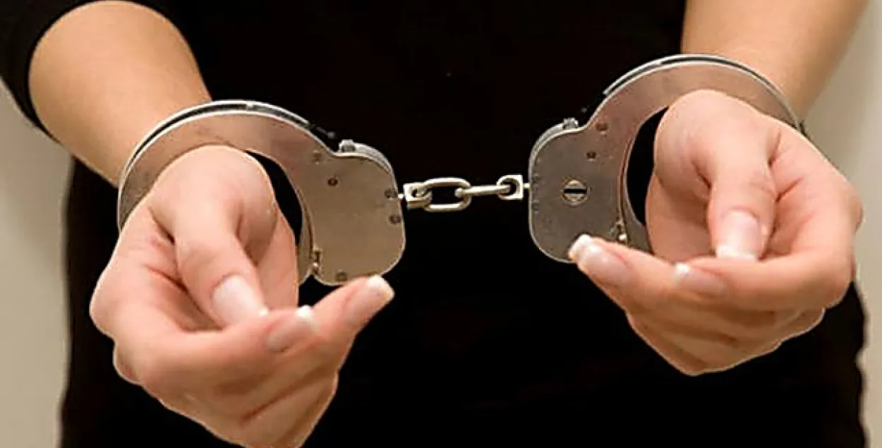 Мінчанка скрала з двара дома двое дзіцячых арэляў