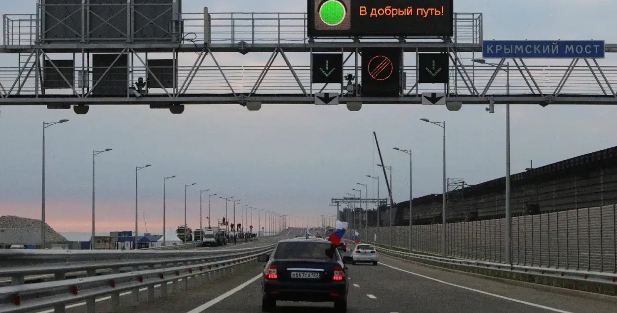 “Не пішыце “Крым наш”, і ўсё”. Як турфірмы возяць беларусаў праз Крымскі мост