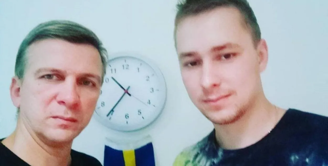 Сын и отец Кузнечики