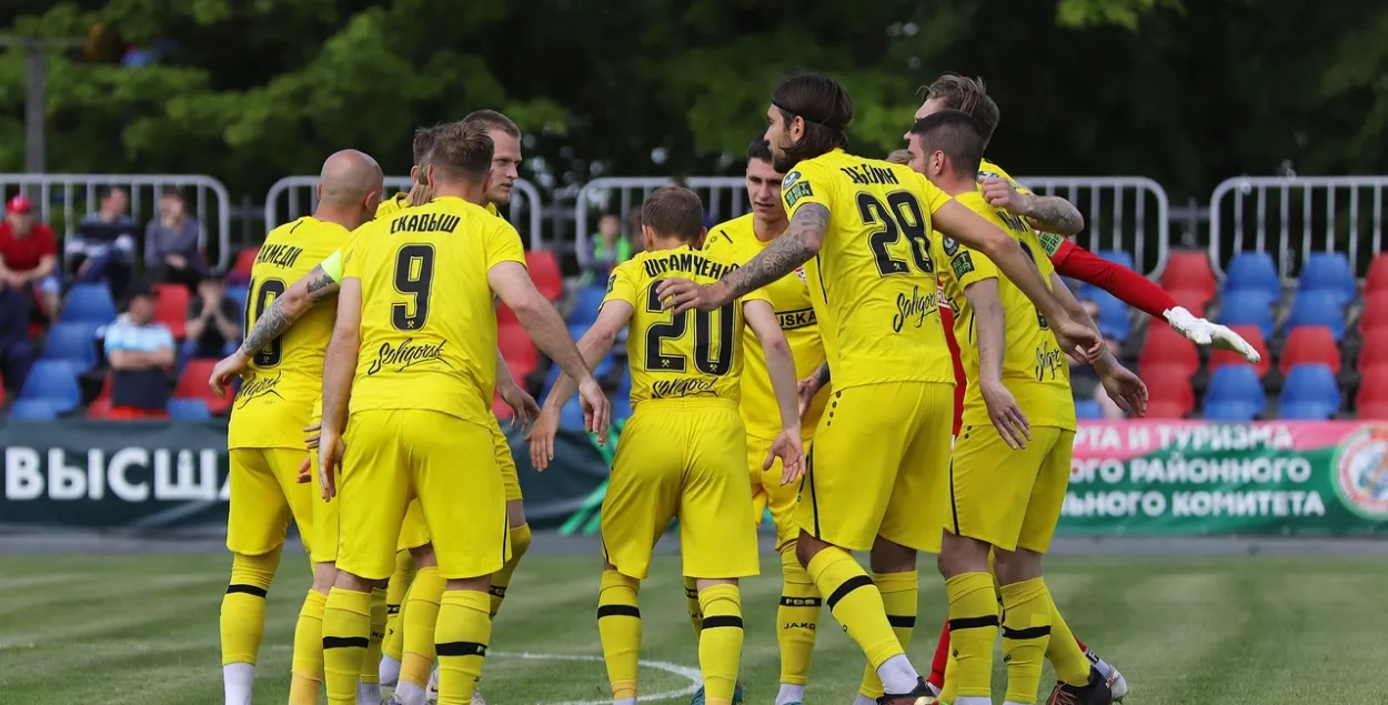 Футболисты солигорского "Шахтера" / vk.com/fcshakhterby
