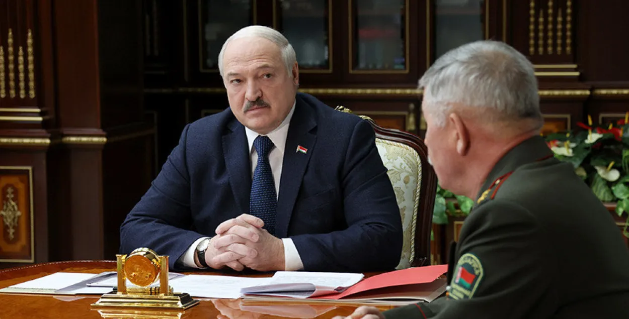 Аляксандр Лукашэнка і кіраўнік Дзяржпамежкамітэта Анатоль Лапо / БЕЛТА​