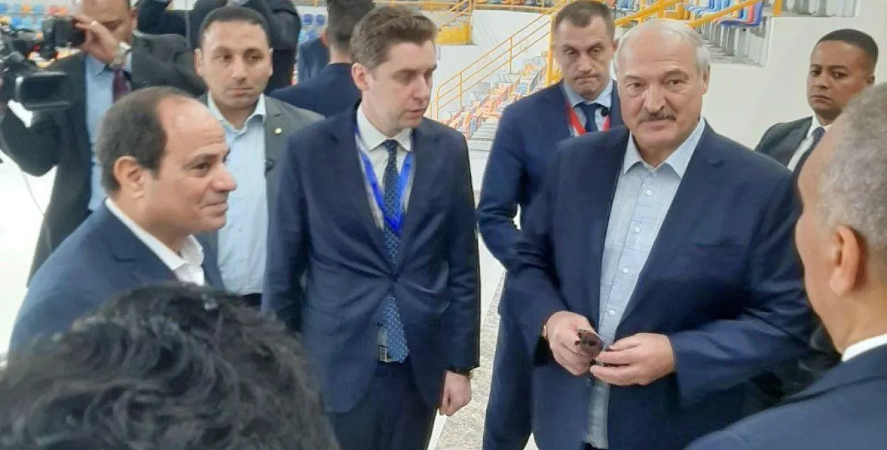 Лукашенко на строительстве Ледового дворца в Египте / Telegram-канал "Пул Первого"​