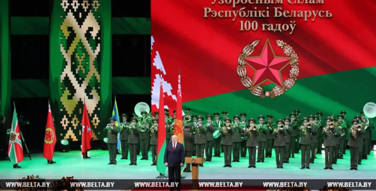Лукашэнка расказаў пра найноўшае ўзбраенні ў беларускім войску