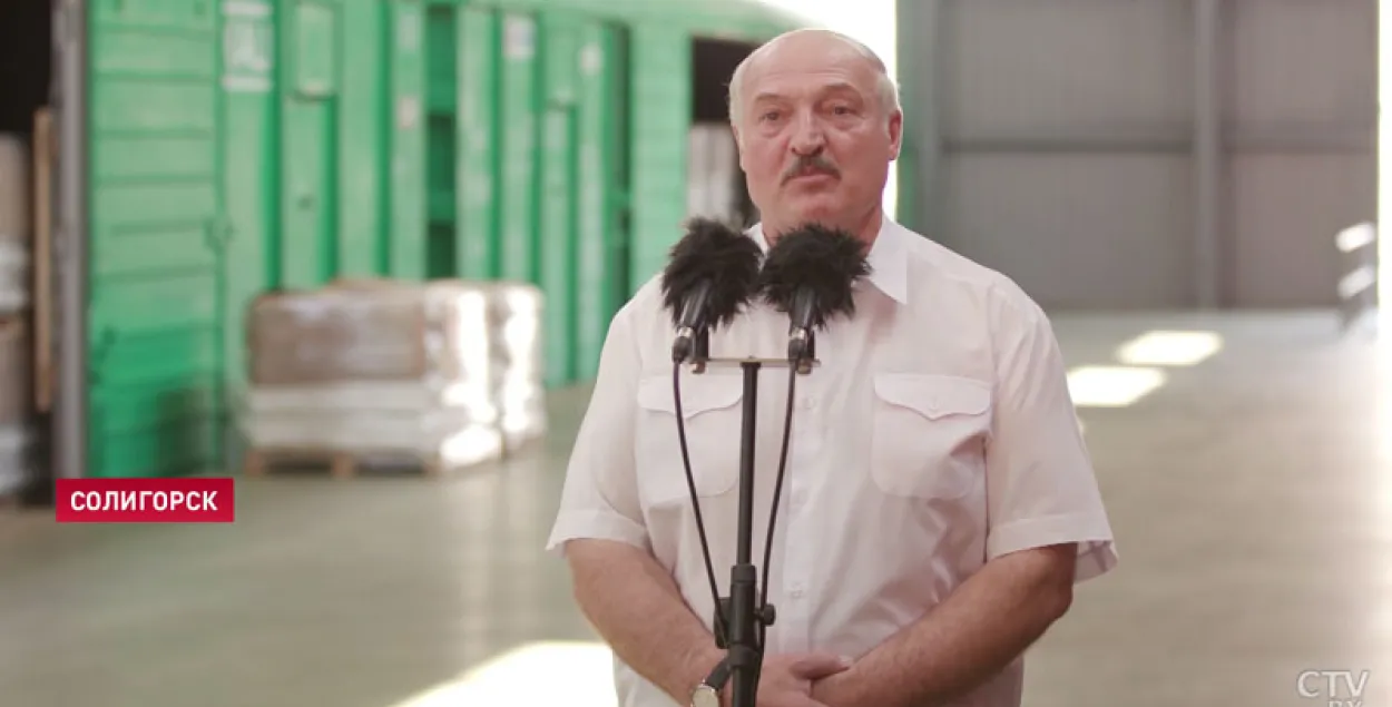 Аляксандр Лукашэнка: я ад'ехаў, дык вы ў Мінску ваду загадзілі