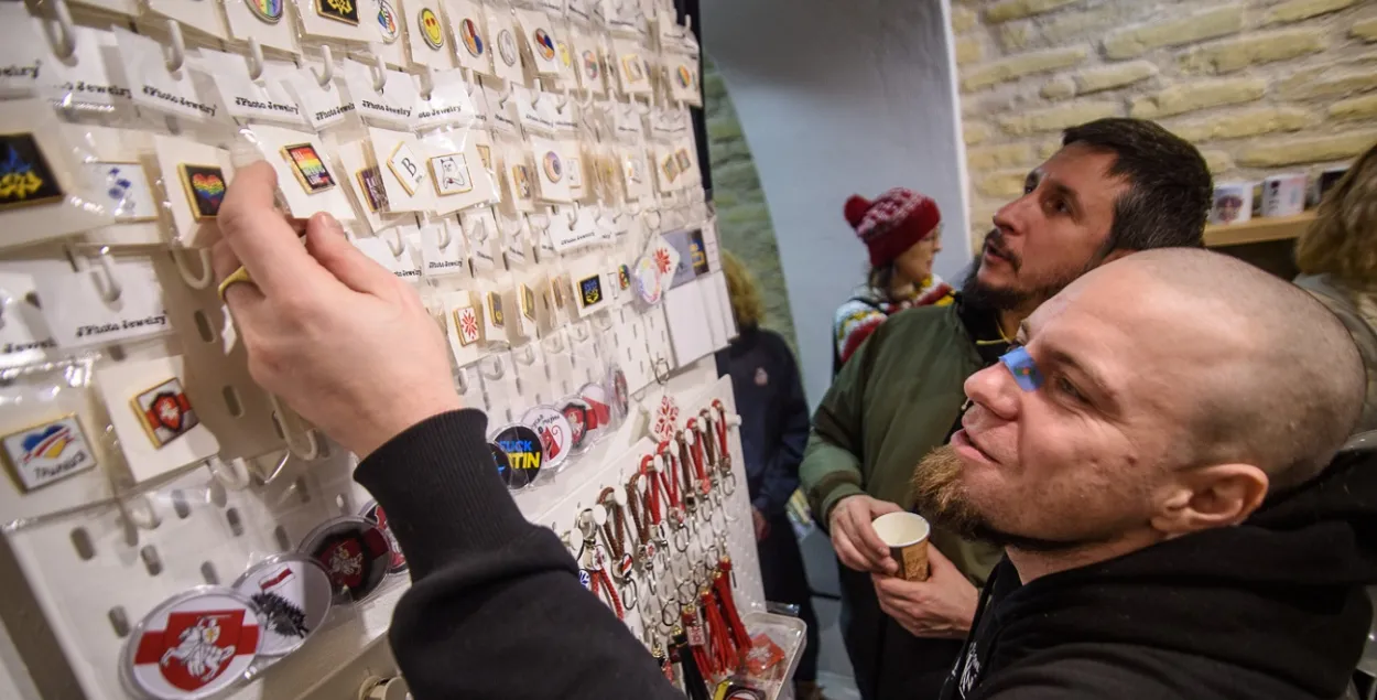 У віленскай краме беларускай сімволікі / budzma.me
