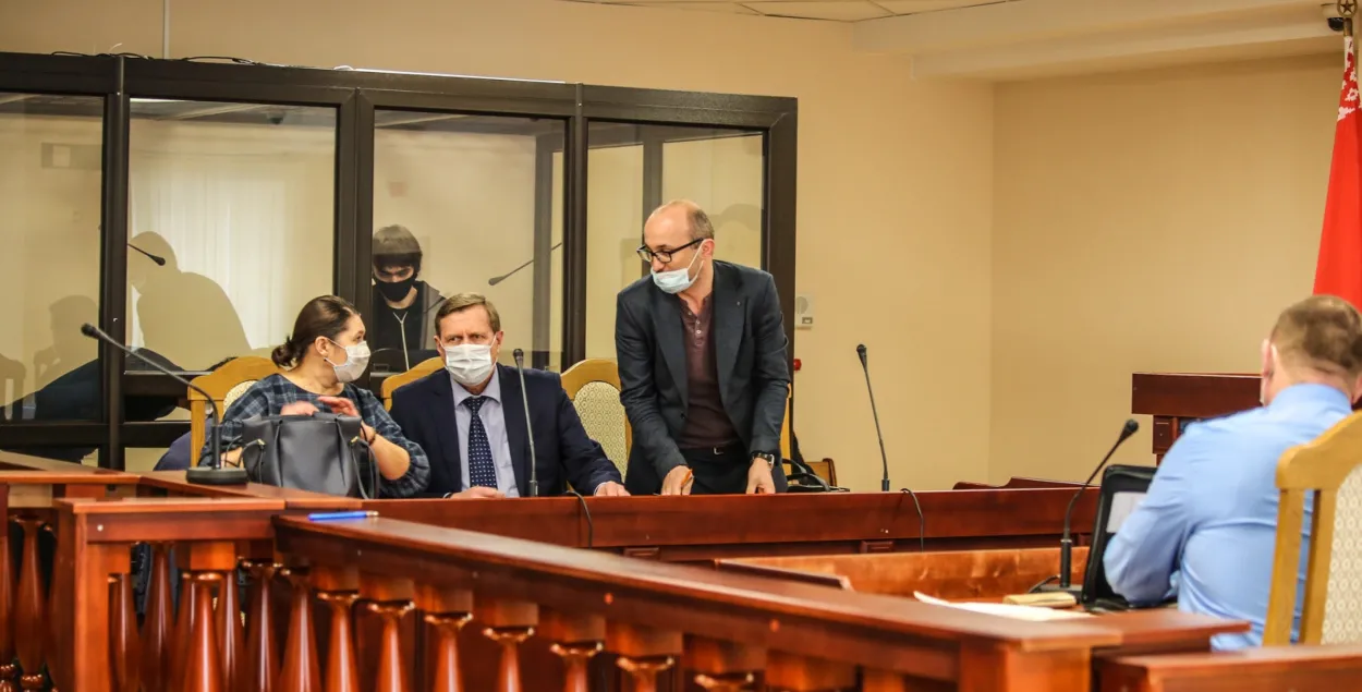 Во время суда / "Рэгіянальная газета"​