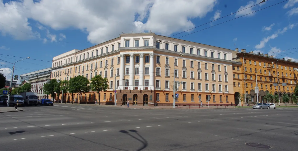 Акадэмія мастацтваў / "Вікіпедыя"