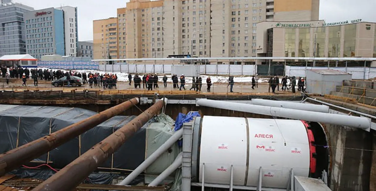 На будоўлі мінскага метро рабочыя ўчынілі бойку (відэа)