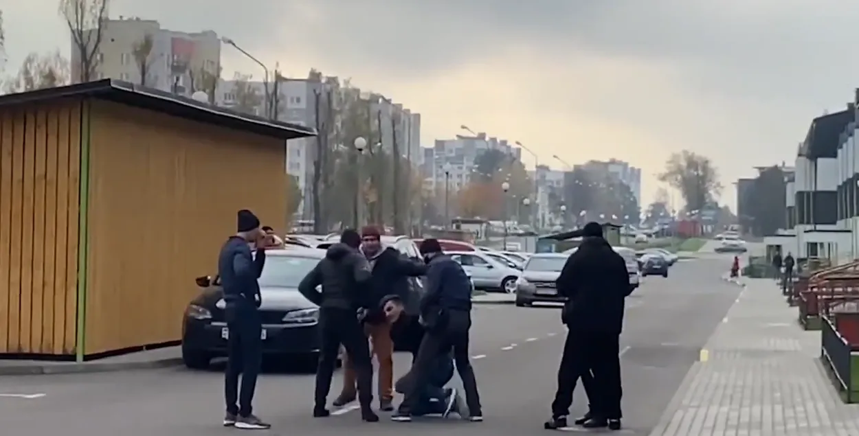 "Супрацоўнікі МУС у цывільным" затрымліваюць Ягора Котава / Еўрарадыё