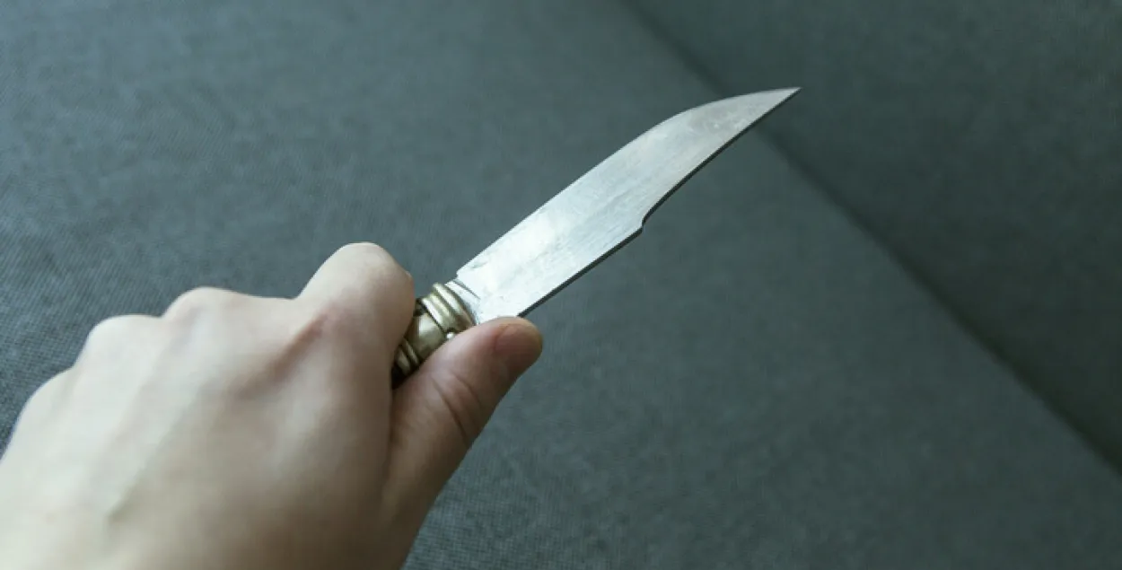 У Магілёве п’яны ўнук пагражаў дзеду нажом, бо хацеў прывесці ў хату дзяўчыну
