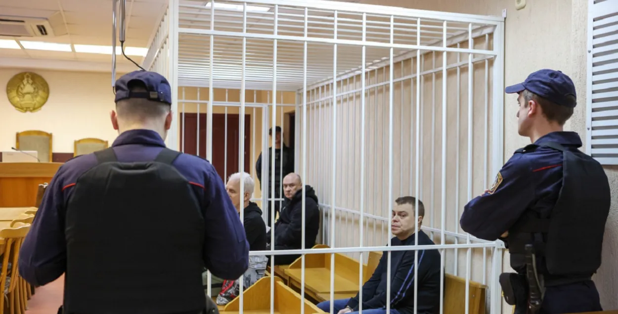 Алесь Беляцкий, Валентин Стефанович и Владимир Лабкович в суде / sb.by
