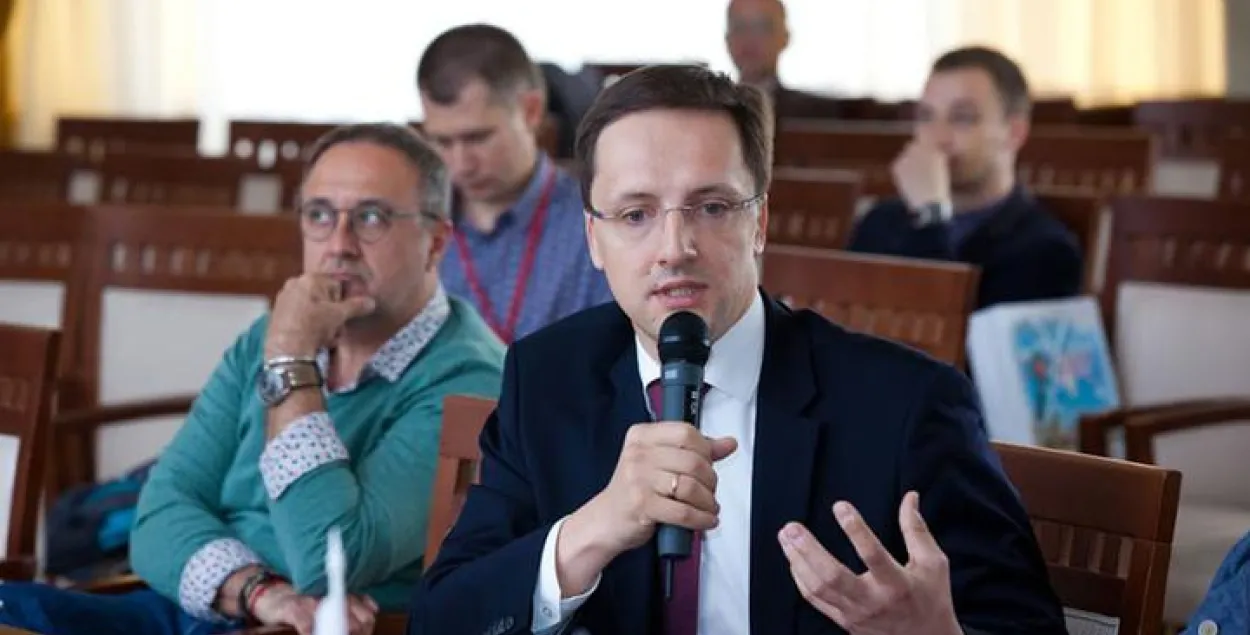 Экс-кіраўніка Нацагенцтва па турызме асудзілі на 13 сутак
