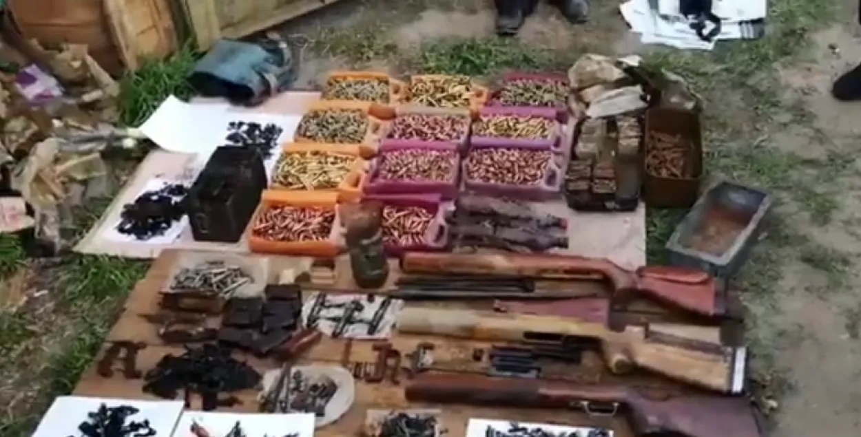 У Магілёве пенсіянер захоўваў у гаражы і ў доме тысячы патронаў