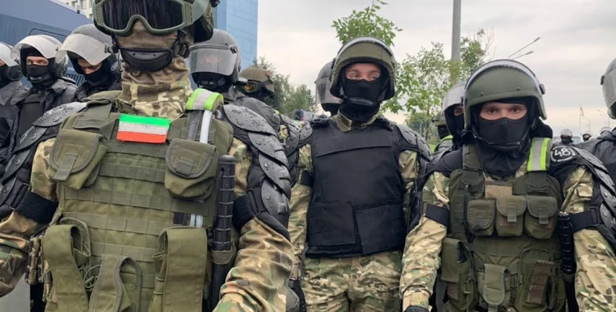 Пратэсты ў Беларусі будуць спыняць "сур'ёзным пакараннем рублём"