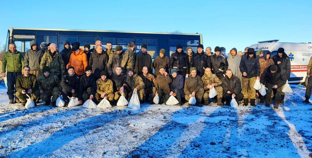 Дадому вярнуліся 33 украінскіх афіцэра і 17 радавых і сяржантаў
