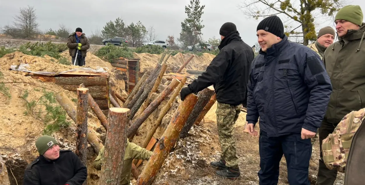 "Все 229 километров с Республикой Беларусь укрепляются настолько, чтобы российские войска не смогли пройти вглубь нашего региона"
