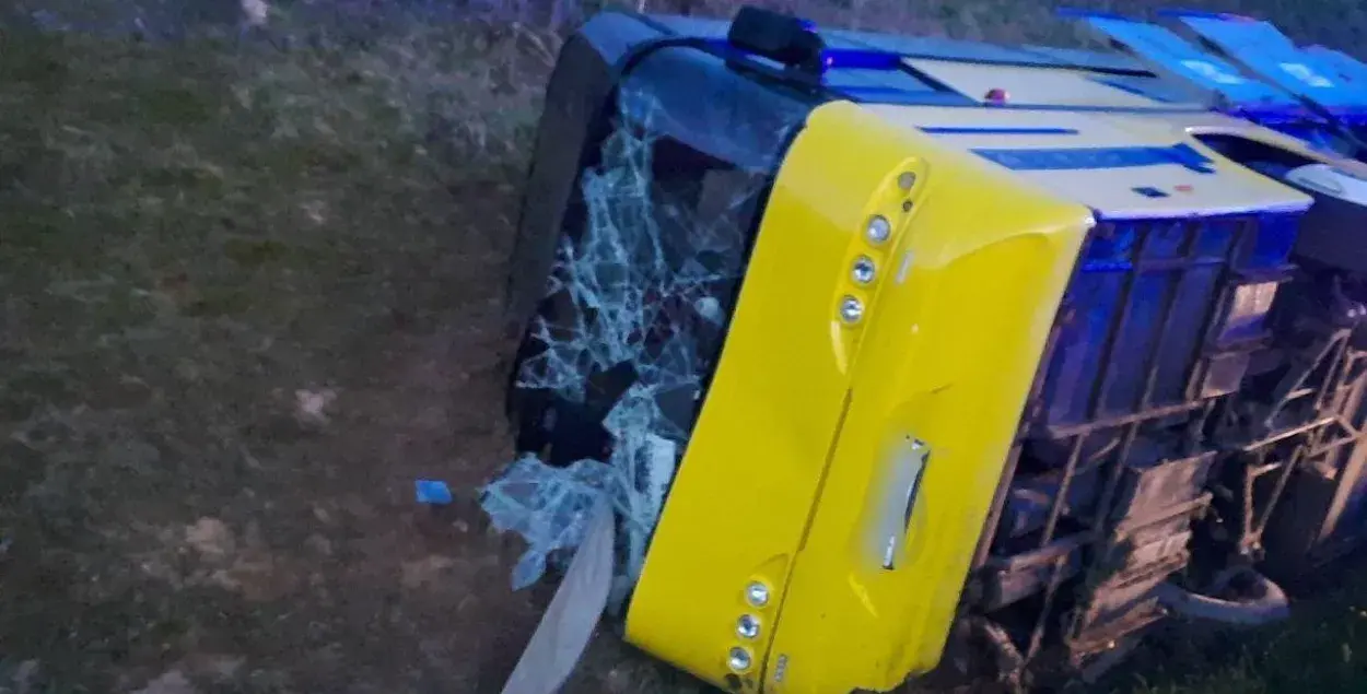 Аўтобус Мінск — Вільня&nbsp; трапіў у аварыю пад Валожынам
