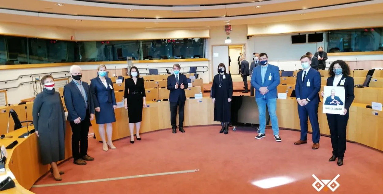 Представителям Беларуси вручили премию Сахарова в Европарламенте / "Белсат"​