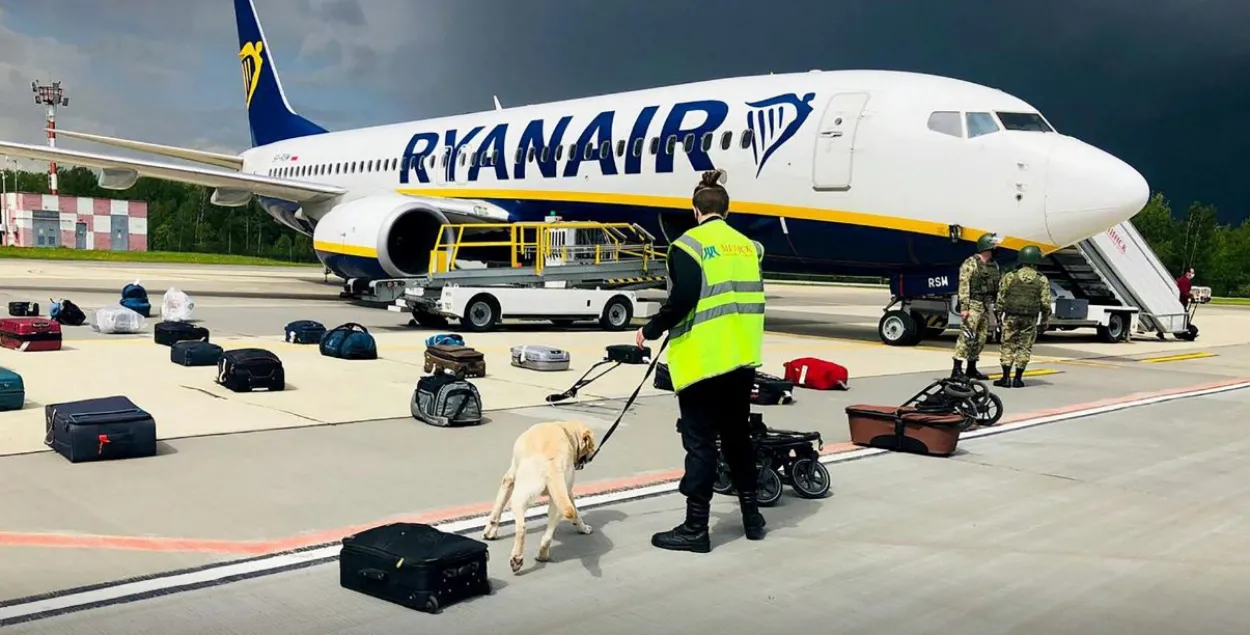 Самалёт&nbsp;Ryanair, фота ілюстрацыйнае
