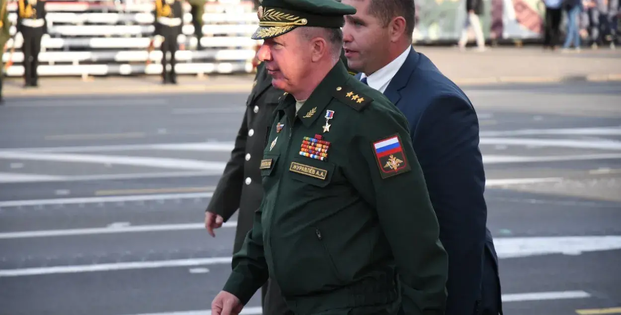 Расійскі генерал завітаў на рэпетыцыю ваеннага парада ў Мінску (фота)