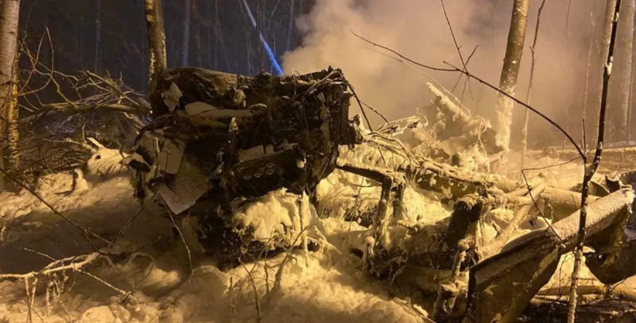 Тела пилотов разбившегося в России Ан-12 доставит домой авиакомпания "Гродно"
