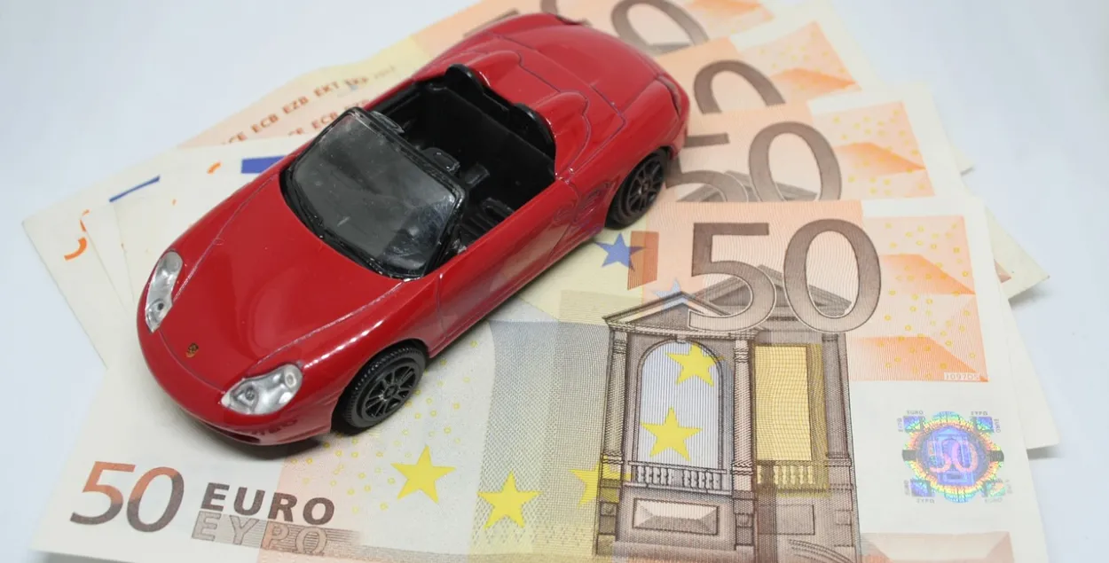 Белорусским автомобилистам придется оформлять страховку на границе / pixabay.com