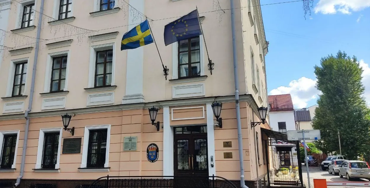 Віцяблянаў, якія хаваюцца ў амбасадзе Швецыі, вінавацяць па крымінальнай справе