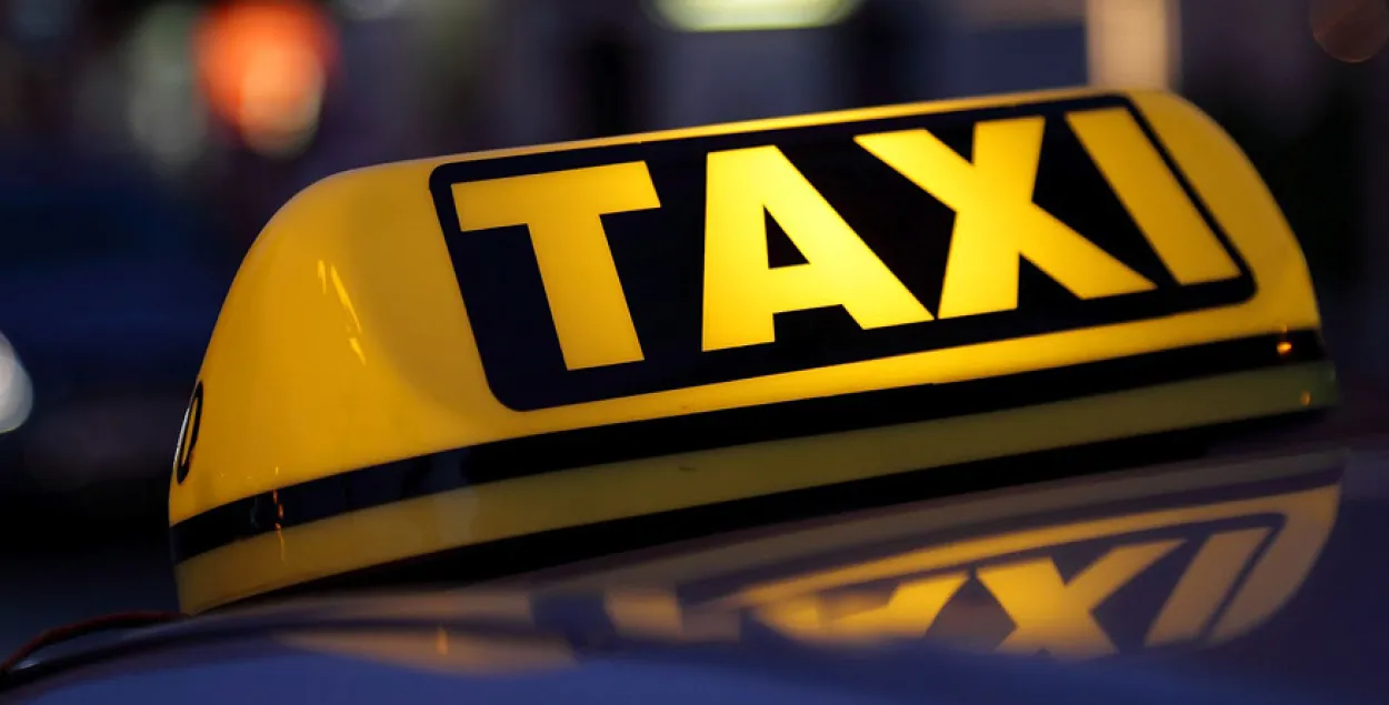 Міліцыя ўзялася за Uber, NextApp ды іншыя “мабільныя” таксоўкі