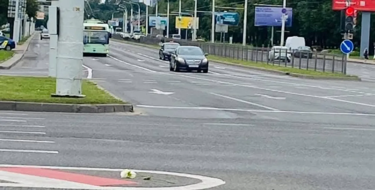У Мінску на месцы гібелі Аляксандра Тарайкоўскага з'явіліся кветкі