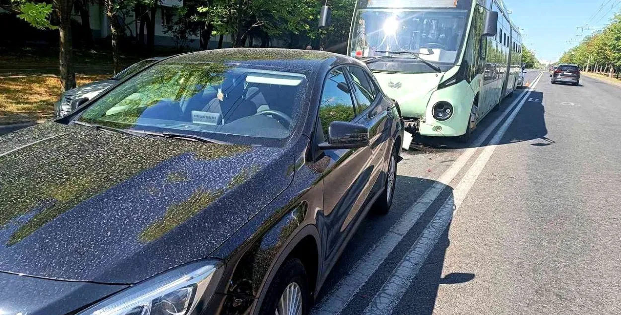 Авария на улице Одоевского в Минске / t.me/gaiminsk

